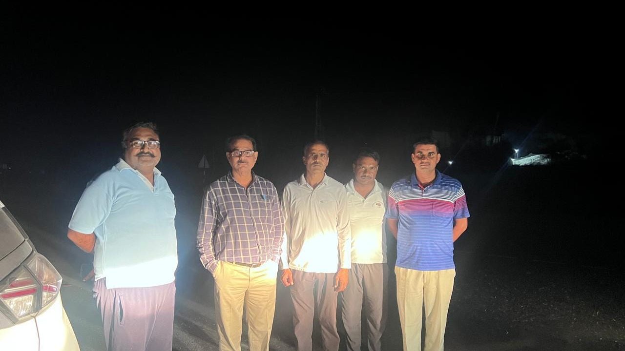 छत्तरगढ़ डीएफओ दिलीप सिंह राठौड़ का रात्रिकालीन निरीक्षण वन अपराधियों पर सख्त निगरानी के निर्देश